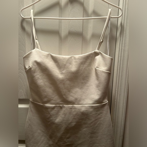 Lulus - NWOT, White Ruffled Bodycon Mini Dress, size Medium - Picture 7 of 7